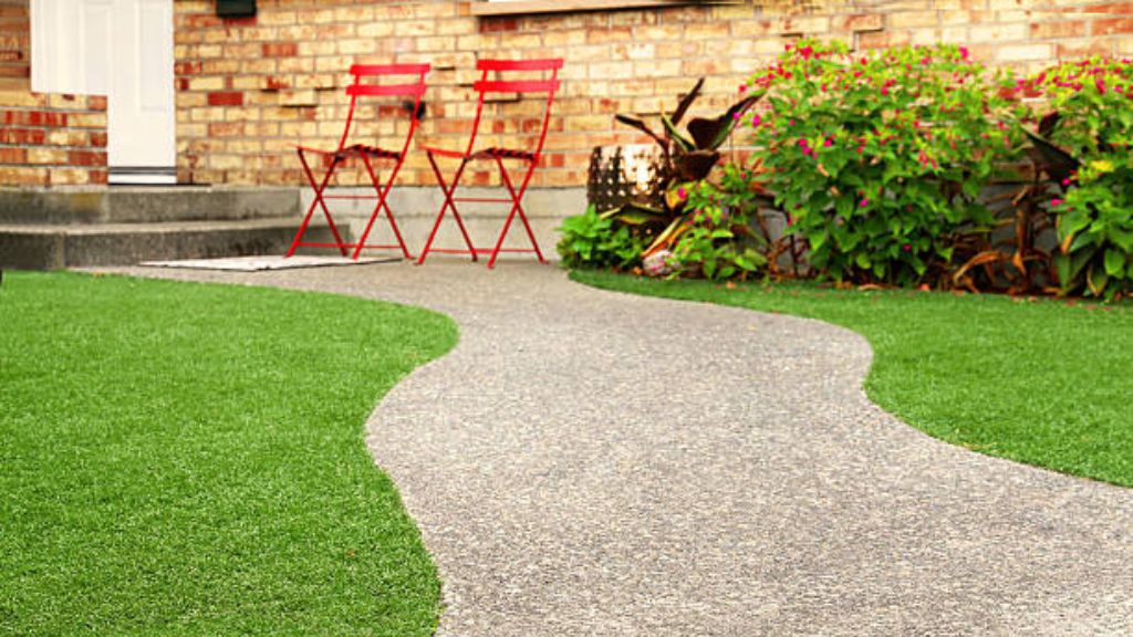 Six of the best ways to use artificial grass in Florida